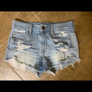 American Eagle Highwaisted Lightwash Shorts